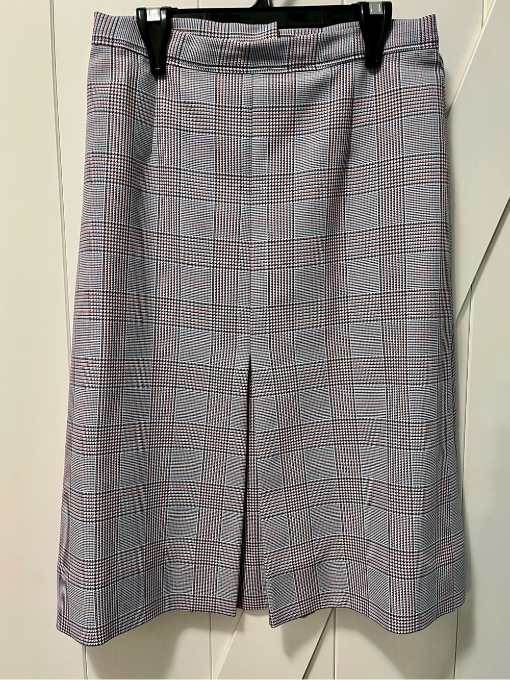 Classic Vintage A-Line Checked Midi Skirt in Light Gray with Pink Accents